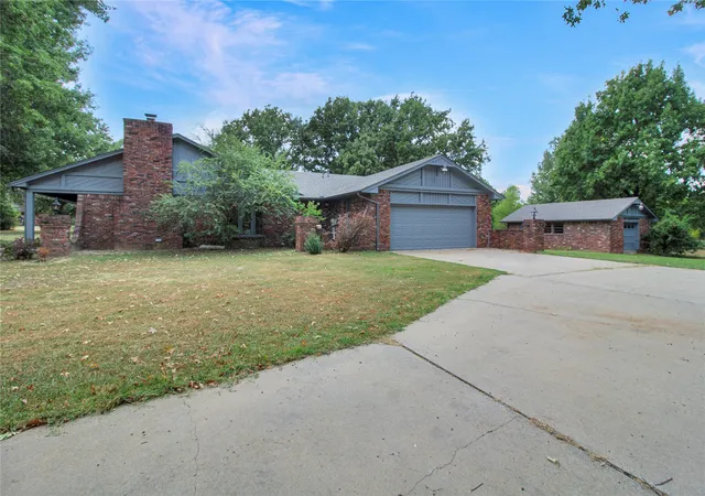 Photo 3 of Single family home for sale at 2951 N 23rd West, Muskogee, OK 74401 | MLS# 2629653 | Listing updated on 2026-09-08