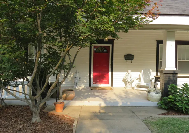 Photo 2 of Single family home for sale at 510 S Hickory St, Sapulpa, OK 74066 | MLS# 2629696 | Listing updated on 2026-10-01