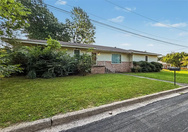 Photo 2 of Sale Pending at 1202 Don Ave, Tahlequah, OK 74464 | MLS# 2629565 | Listing updated on 2026-09-14