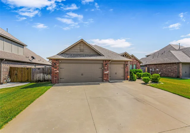 Photo 2 of Single family home for sale at 18528 E 46th Street S, Tulsa, OK 74134 | MLS# 2629748 | Listing updated on 2026-10-21