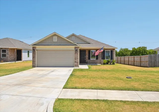 Photo 3 of Single family home for sale at 14223 N 76th Eastavenue, Collinsville, OK 74021 | MLS# 2629811 | Listing updated on 2026-10-06