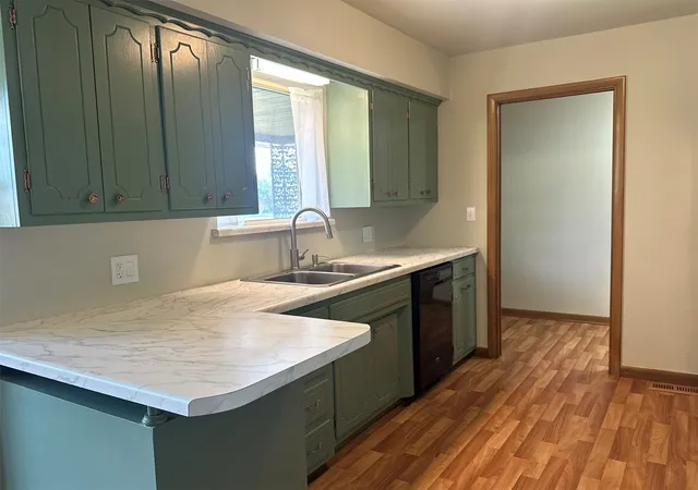 Photo 3 of Single family home for sale at 1908 Lakeview Dr, Sulphur, OK 73086 | MLS# 2629671 | Listing updated on 2026-09-10