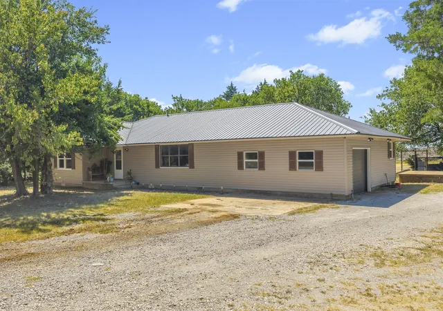 Photo 1 of Sale Pending at 293245 E 1760 Road, Duncan, OK 73533 | MLS# 2629760 | Listing updated on 2026-08-31