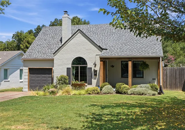 Photo 1 of Single family home for sale at 2507 E 17th Place, Tulsa, OK 74104 | MLS# 2629629 | Listing updated on 2026-09-14