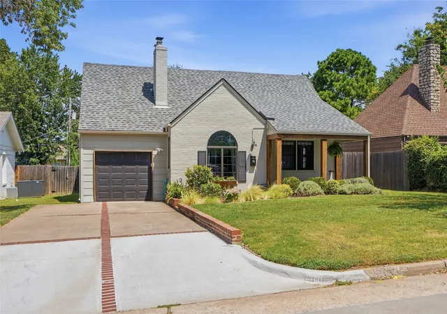 Photo 2 of Single family home for sale at 2507 E 17th Place, Tulsa, OK 74104 | MLS# 2629629 | Listing updated on 2026-09-14