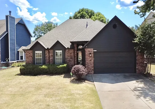 Photo 1 of Sale Pending at 9216 E 97th Place, Tulsa, OK 74133 | MLS# 2624142 | Listing updated on 2026-09-01