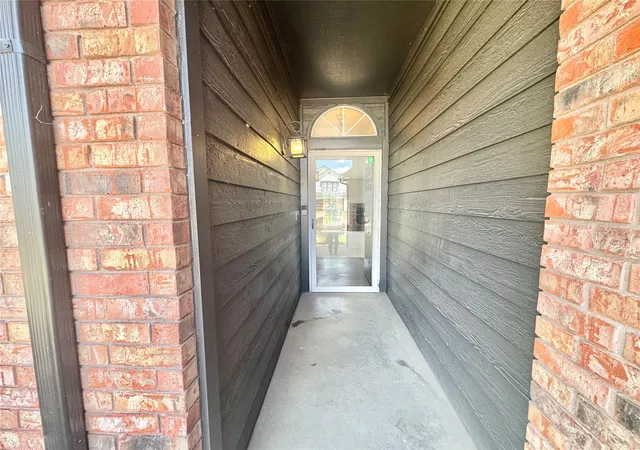 Photo 2 of Sale Pending at 9216 E 97th Place, Tulsa, OK 74133 | MLS# 2624142 | Listing updated on 2026-09-01
