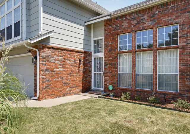 Photo 3 of Single family home for sale at 3101 W Pittsburg Pl, Broken Arrow, OK 74012 | MLS# 2629775 | Listing updated on 2026-09-27