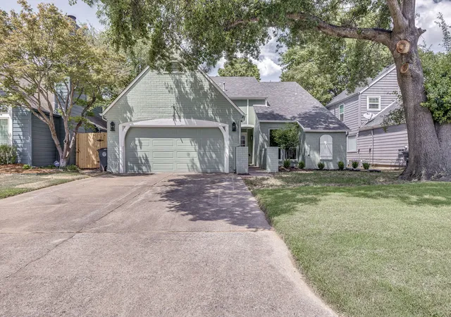 Photo 2 of Sale Pending at 6223 E 100th Place, Tulsa, OK 74137 | MLS# 2629842 | Listing updated on 2026-09-02