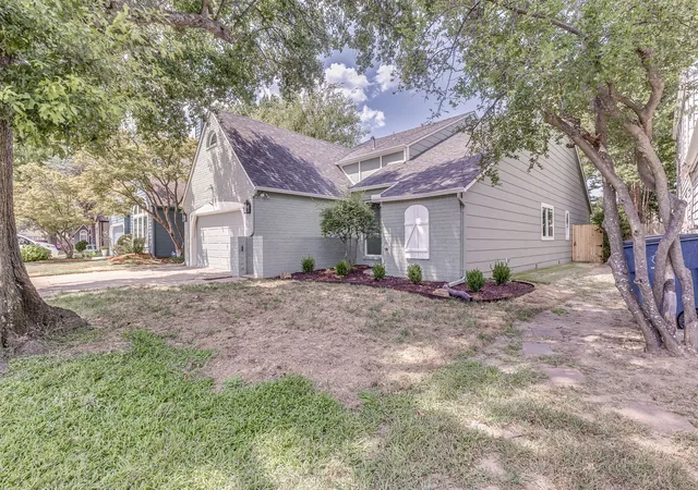 Photo 3 of Sale Pending at 6223 E 100th Place, Tulsa, OK 74137 | MLS# 2629842 | Listing updated on 2026-09-02