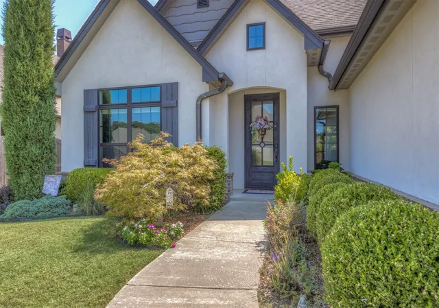 Photo 2 of Sale Pending at 12533 S 73rd Eastplace, Bixby, OK 74008 | MLS# 2629794 | Listing updated on 2026-09-02