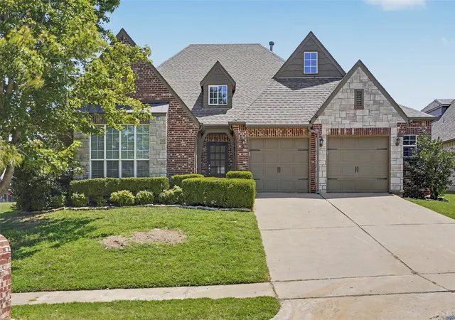 Photo 2 of Single family home for sale at 7433 E Forest Ridge Blvd, Broken Arrow, OK 74014 | MLS# 2626579 | Listing updated on 2026-09-14