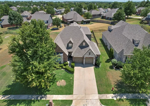 Photo 1 of Single family home for sale at 7433 E Forest Ridge Blvd, Broken Arrow, OK 74014 | MLS# 2626579 | Listing updated on 2026-10-06