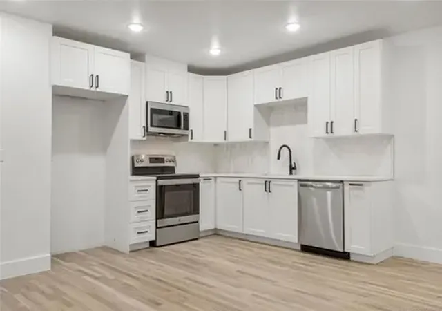Listing Photo 5 - Condo for sale in building located at 1172 N Boston Pl, Tulsa, OK 74106