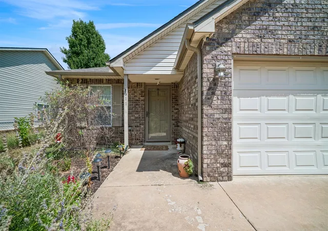 Photo 3 of Sale Pending at 611 N Elizabeth St, Sapulpa, OK 74066 | MLS# 2629774 | Listing updated on 2026-09-08