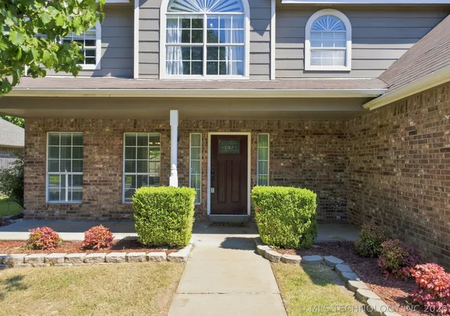 Photo 3 of Single family home for sale at 3108 W Hartford St, Broken Arrow, OK 74012 | MLS# 2628960 | Listing updated on 2026-09-04