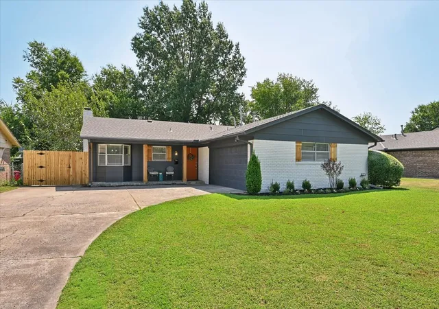 Photo 2 of Sale Pending at 4851 S 85th Eastavenue, Tulsa, OK 74145 | MLS# 2629770 | Listing updated on 2026-09-08