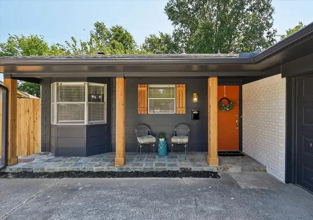 Photo 3 of Sale Pending at 4851 S 85th Eastavenue, Tulsa, OK 74145 | MLS# 2629770 | Listing updated on 2026-09-08