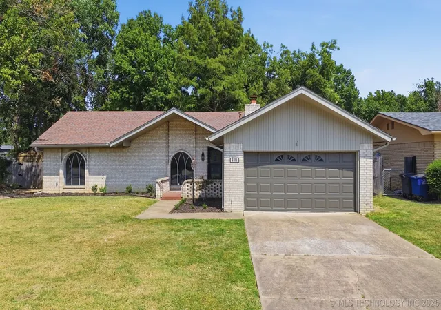 Photo 1 of Single family home for sale at 6105 S Irvington Ave, Tulsa, OK 74136 | MLS# 2626760 | Listing updated on 2026-09-09