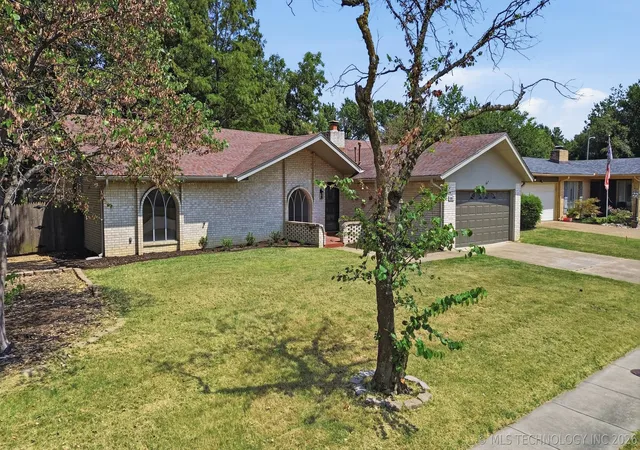 Photo 2 of Single family home for sale at 6105 S Irvington Ave, Tulsa, OK 74136 | MLS# 2626760 | Listing updated on 2026-09-09
