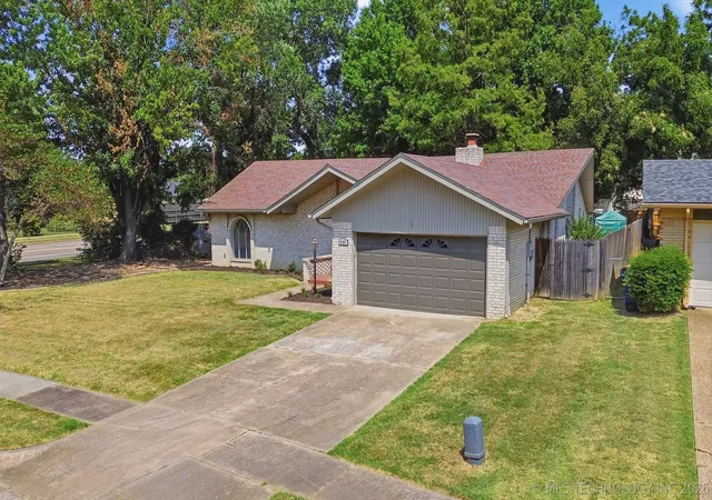 Photo 3 of Single family home for sale at 6105 S Irvington Ave, Tulsa, OK 74136 | MLS# 2626760 | Listing updated on 2026-09-09
