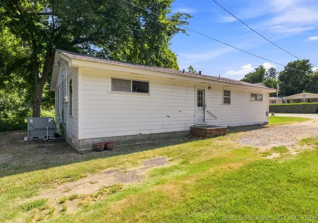 Photo 2 of Single family home for sale at 406 N Cherokee St, Beggs, OK 74421 | MLS# 2629149 | Listing updated on 2026-09-02