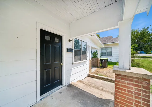 Photo 3 of Single family home for sale at 522 East 7th, Ada, OK 74820 | MLS# 2629944 | Listing updated on 2026-09-03