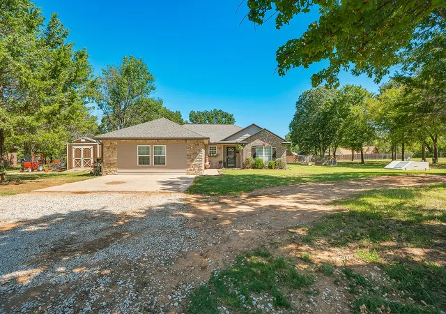 Photo 3 of Single family home for sale at 14080 County Rd 1573, Ada, OK 74820 | MLS# 2629423 | Listing updated on 2026-09-07