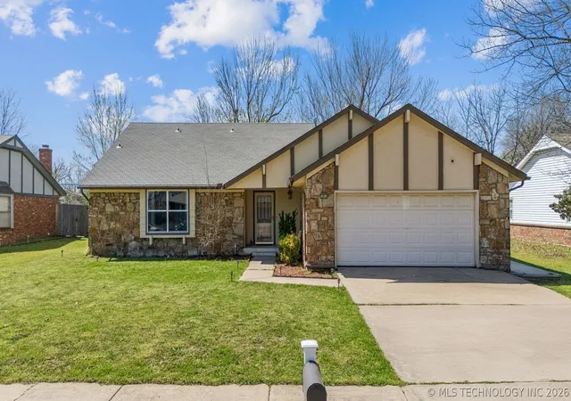 Photo 2 of Single family home for sale at 3866 S 98th Avenue, Tulsa, OK 74146 | MLS# 2629910 | Listing updated on 2026-09-02