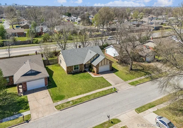 Photo 4 of Single family home for sale at 3866 S 98th Avenue, Tulsa, OK 74146 | MLS# 2629910 | Listing updated on 2026-09-02