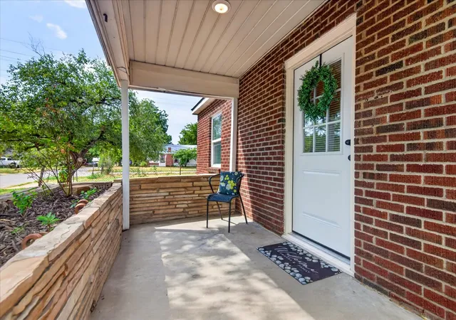 Photo 2 of Sale Pending at 1237 S Maple Ave, Bartlesville, OK 74003 | MLS# 2629902 | Listing updated on 2026-09-11