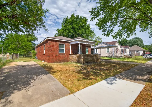 Photo 3 of Single family home for sale at 1237 S Maple Ave, Bartlesville, OK 74003 | MLS# 2629902 | Listing updated on 2026-10-06