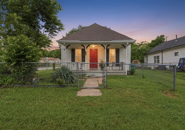 Photo 1 of Sale Pending at 800 N Hodge St, Sapulpa, OK 74066 | MLS# 2630014 | Listing updated on 2026-10-06