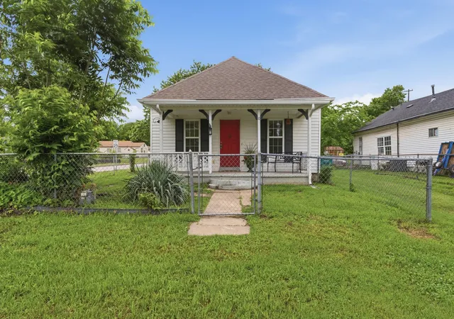 Photo 3 of Sale Pending at 800 N Hodge St, Sapulpa, OK 74066 | MLS# 2630014 | Listing updated on 2026-10-06