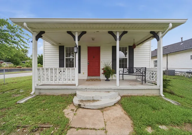 Photo 3 of Sale Pending at 800 N Hodge St, Sapulpa, OK 74066 | MLS# 2630014 | Listing updated on 2026-10-06