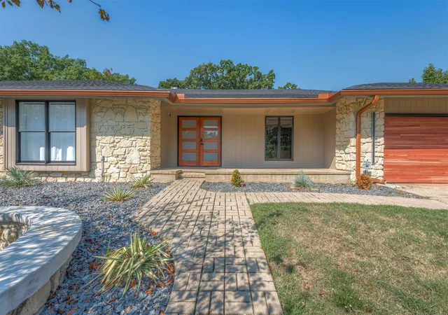 Photo 1 of Single family home for sale at 7310 S College Pl, Tulsa, OK 74136 | MLS# 2629874 | Listing updated on 2026-09-10