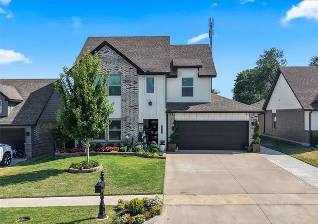 Photo 1 of Single family home for sale at 2429 W Charleston St, Broken Arrow, OK 74011 | MLS# 2629363 | Listing updated on 2026-08-31