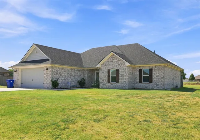 Photo 1 of Single family home for sale at 171 Bull Run, Calera, OK 74730 | MLS# 2630021 | Listing updated on 2026-09-16
