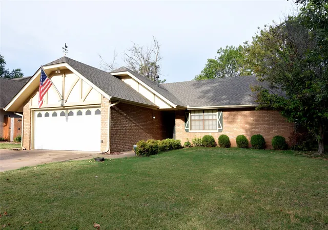 Photo 1 of Single family home for sale at 1220 S Chestnut Ave, Broken Arrow, OK 74012 | MLS# 2630025 | Listing updated on 2026-09-11