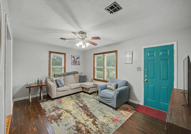 Photo 3 of Sale Pending at 236 E 148th Street S, Glenpool, OK 74033 | MLS# 2629553 | Listing updated on 2026-08-30