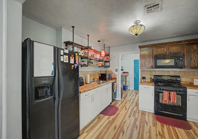 Photo 4 of Sale Pending at 236 E 148th Street S, Glenpool, OK 74033 | MLS# 2629553 | Listing updated on 2026-08-30