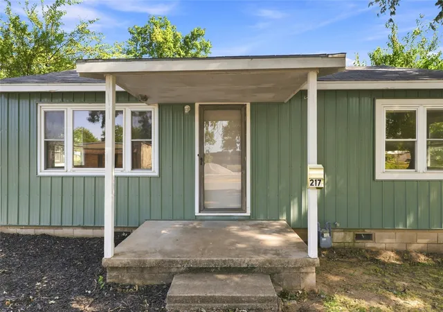 Photo 3 of Sale Pending at 217 W 2nd Avenue, Bristow, OK 74010 | MLS# 2629456 | Listing updated on 2026-09-09