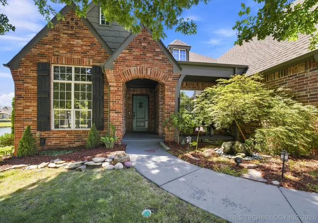 Photo 3 of Sale Pending at 114 E 125th Court S, Jenks, OK 74037 | MLS# 2629863 | Listing updated on 2026-09-12