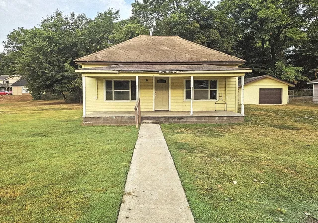 Photo 1 of Multi family home for sale at 310 Wilson Ave, Tahlequah, OK 74464 | MLS# 2630046 | Listing updated on 2026-09-11