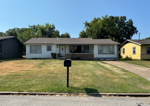 Photo 1 of Single family home for sale at 1620 Glennan Dr, Okmulgee, OK 74447 | MLS# 2629852 | Listing updated on 2026-09-26