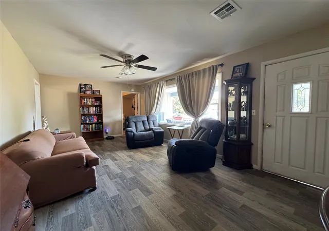 Photo 2 of Single family home for sale at 1620 Glennan Dr, Okmulgee, OK 74447 | MLS# 2629852 | Listing updated on 2026-09-26