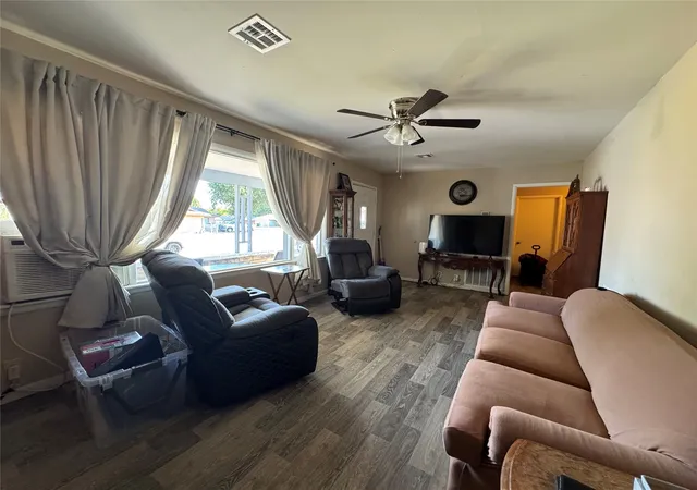 Photo 3 of Single family home for sale at 1620 Glennan Dr, Okmulgee, OK 74447 | MLS# 2629852 | Listing updated on 2026-09-26