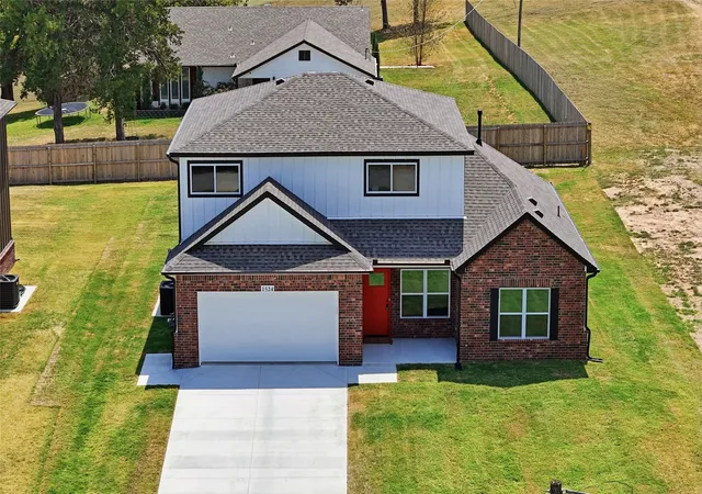 Photo 2 of Single family home for sale at 1524 E Grayson Ave, Sapulpa, OK 74066 | MLS# 2630006 | Listing updated on 2026-09-05