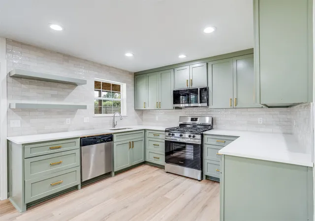 Photo 3 of Sale Pending at 2621 W Vandalia St, Broken Arrow, OK 74012 | MLS# 2630018 | Listing updated on 2026-09-17