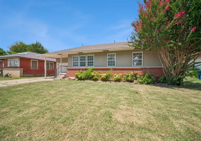 Photo 2 of Single family home for sale at 4121 E 36th Place, Tulsa, OK 74135 | MLS# 2629682 | Listing updated on 2026-09-02